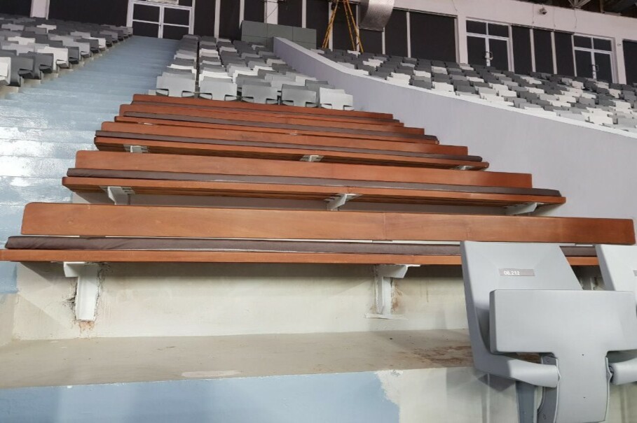 Despite the new single-seat system, Istora's teakwood benches were preserved in several zones. (Photo courtesy of the Ministry of Public Works and Housing)
