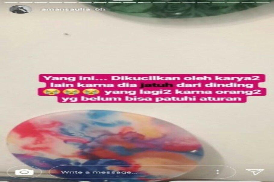 One of Amanda Aulia's Instagram story depicting a damaged artwork at Museum MACAN. (Screenshot taken from Janitra (@chanzino)'s Twitter thread)