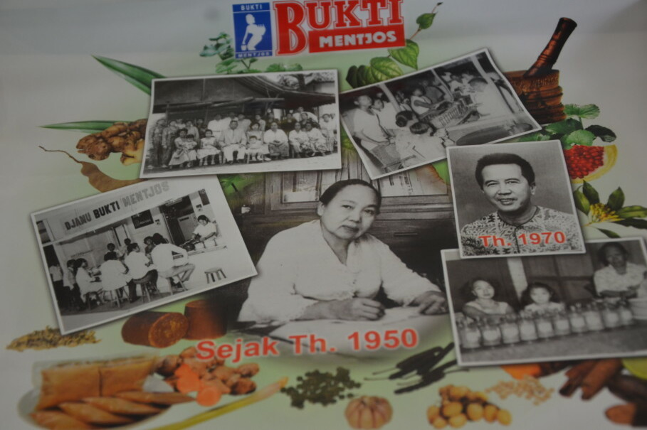 Rohmuli's grandmother opened Warung Jamu Bukti Mentjos in Salemba in the 1950s. (JG Photo/Cahya Nugraha)