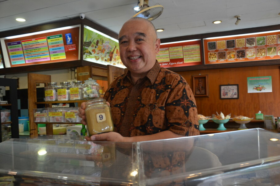 Rohmuli is the third generation in his family to take care of the jamu business. (JG Photo/Cahya Nugraha)