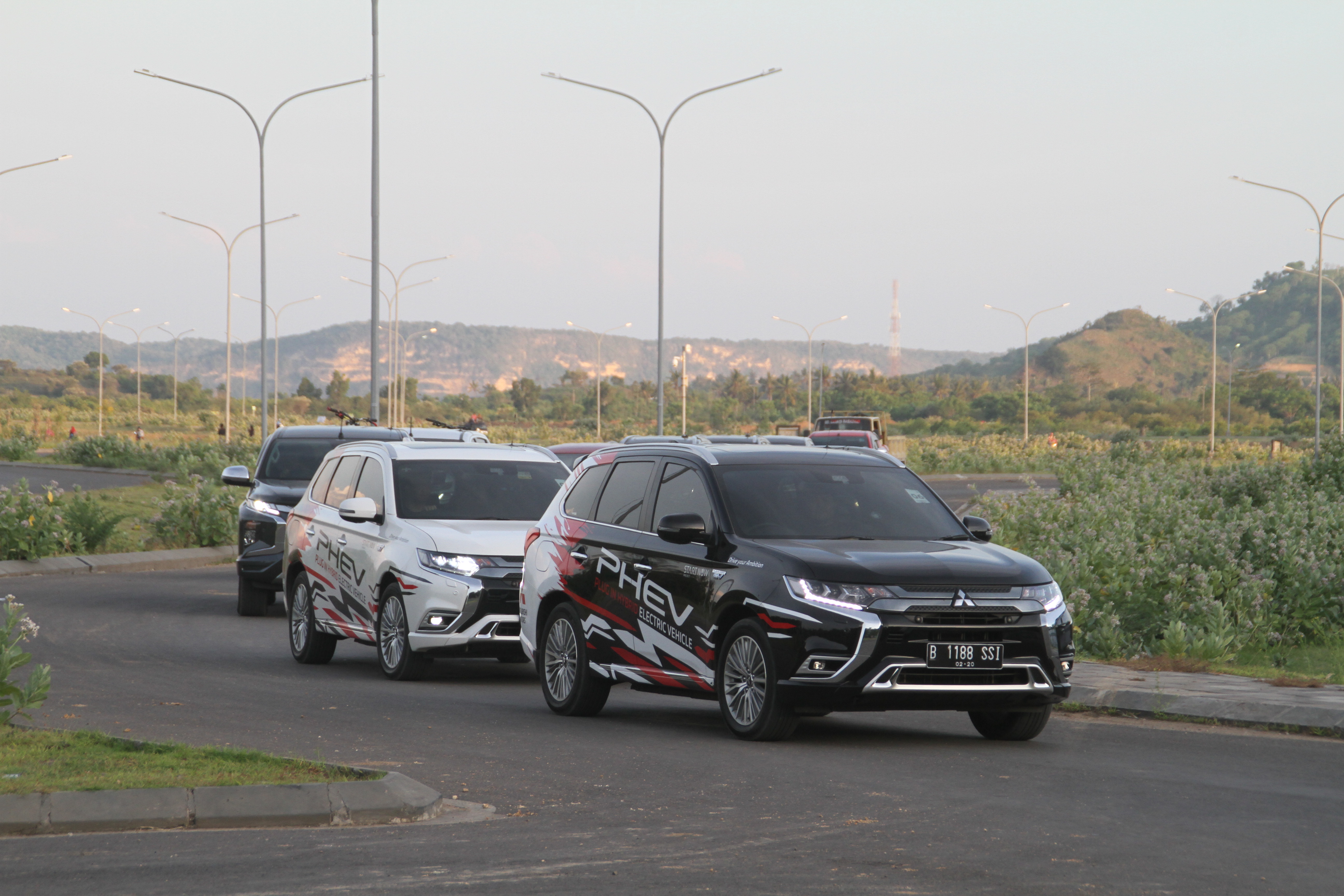 Menikmati Keindahan Lombok dengan 4 Mobil Andalan Mitsubishi