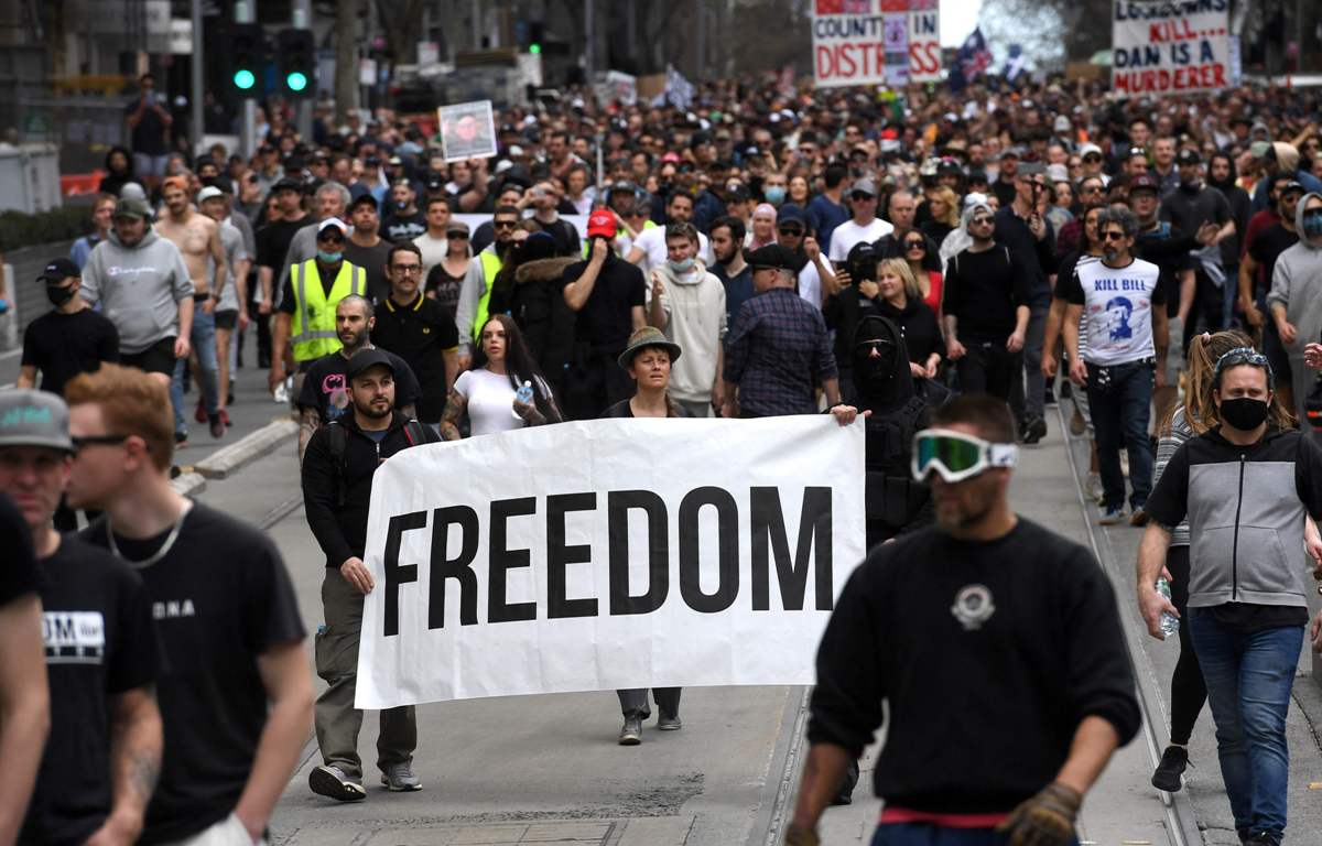 Protes <i>Lockdown</i>, Ribuan Warga Australia Bentrok Dengan Polisi