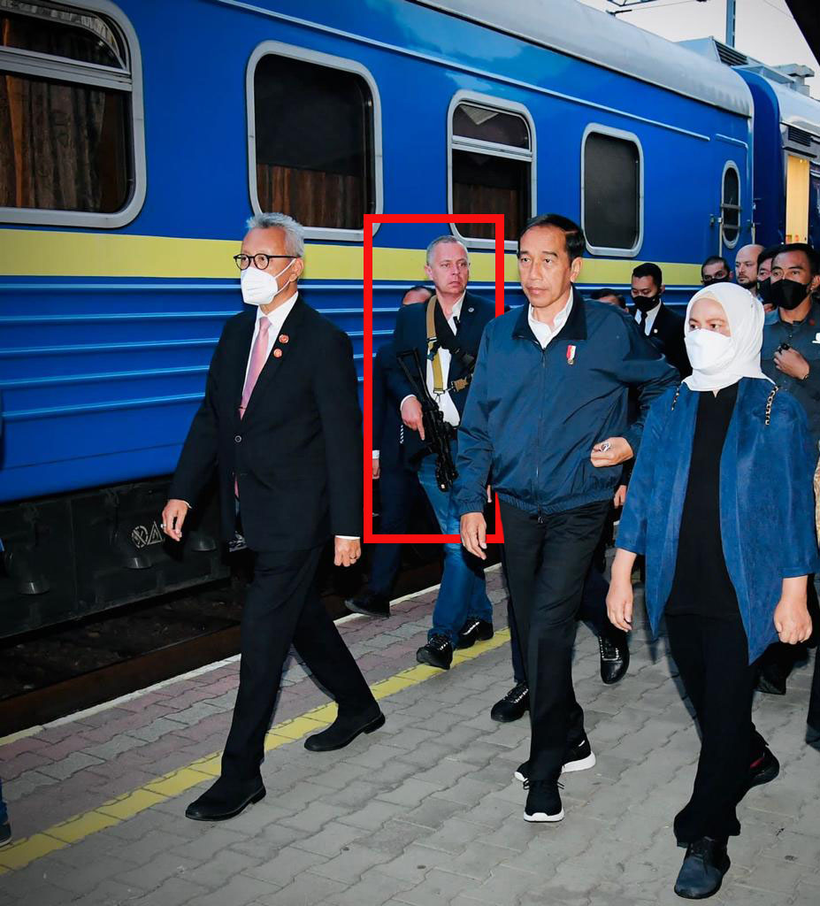 Super Ketat, Ini Penampakan Pengawal Presiden Jokowi di Ukraina