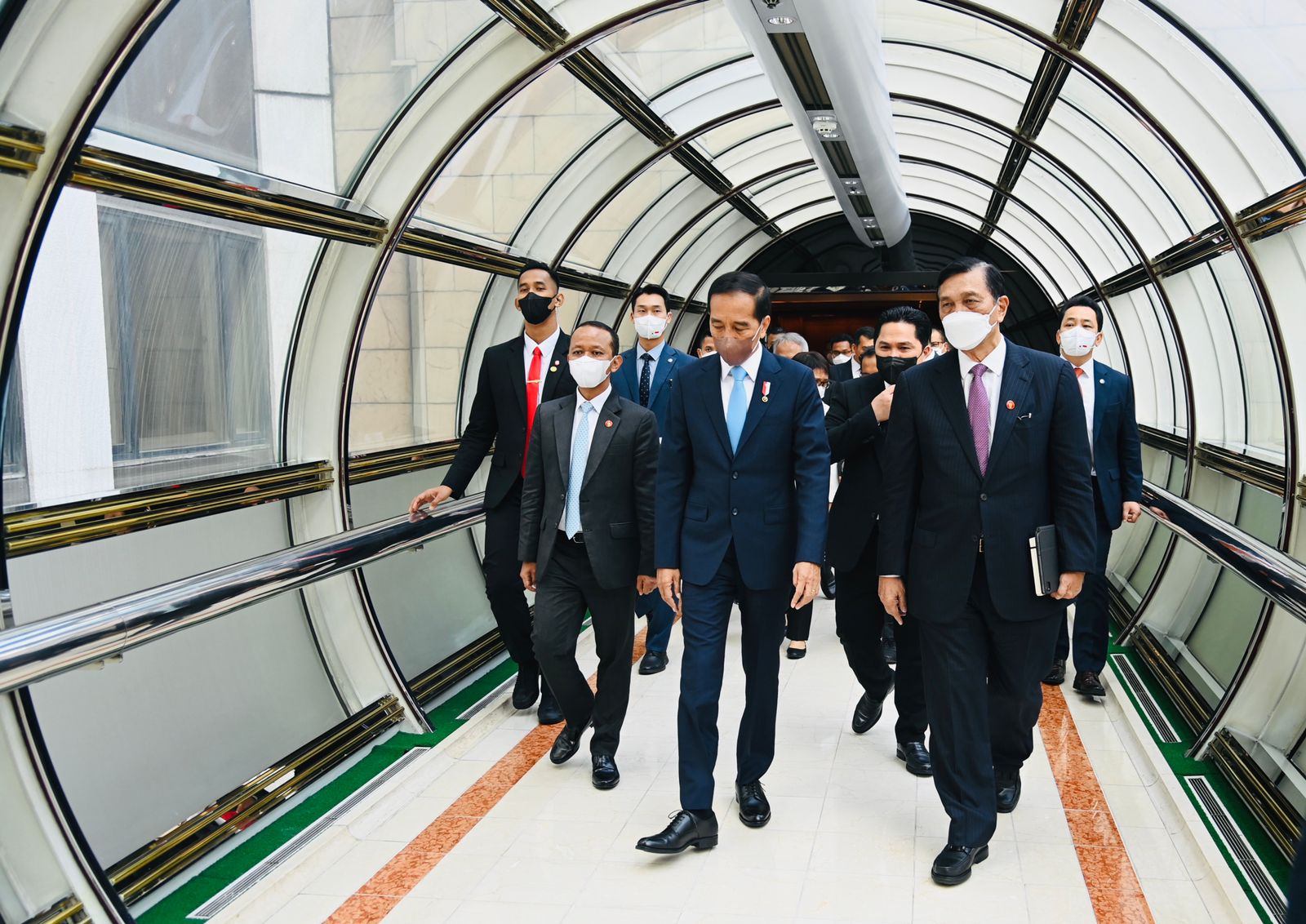 Presiden Joko Widodo (Jokowi) menghadiri pertemuan dengan CEO perusahaan-perusahaan Korea Selatan di Lotte Hotel, Seoul, pada Kamis pagi, 28 Juli 2022.