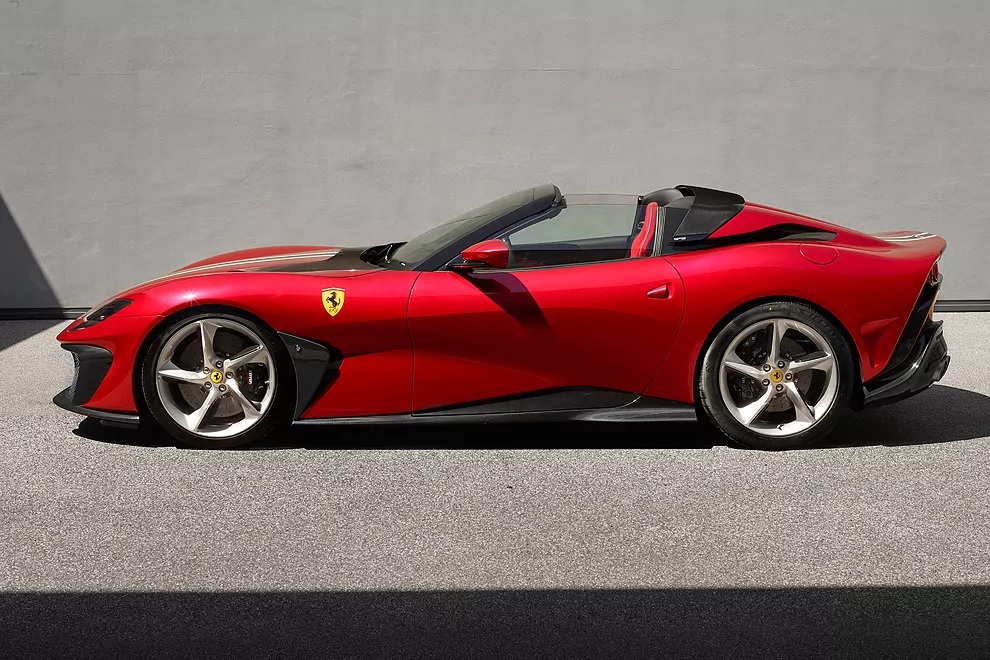 Ferrari Produksi Mobil Sport yang Tak Mungkin Dimiliki Cristiano Ronaldo