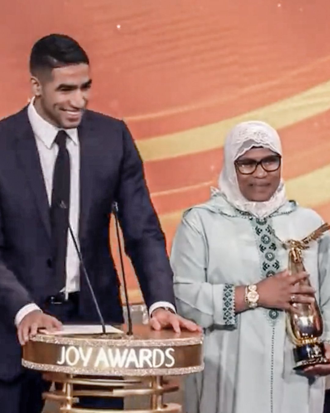 Bek PSG Achraf Hakimi Olahragawan Terbaik Arab 2023