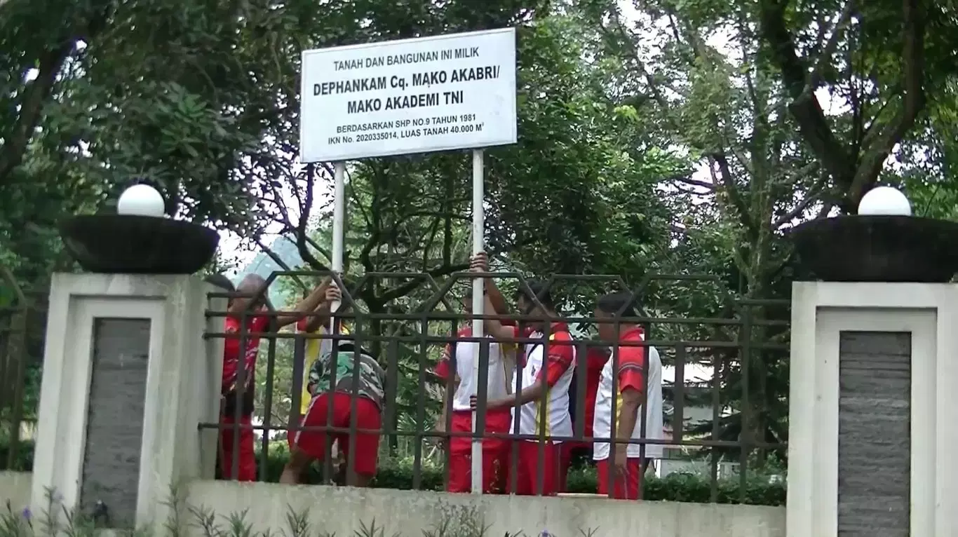 Gedung Pemkot Magelang Dipasangi Patok dan Logo TNI
