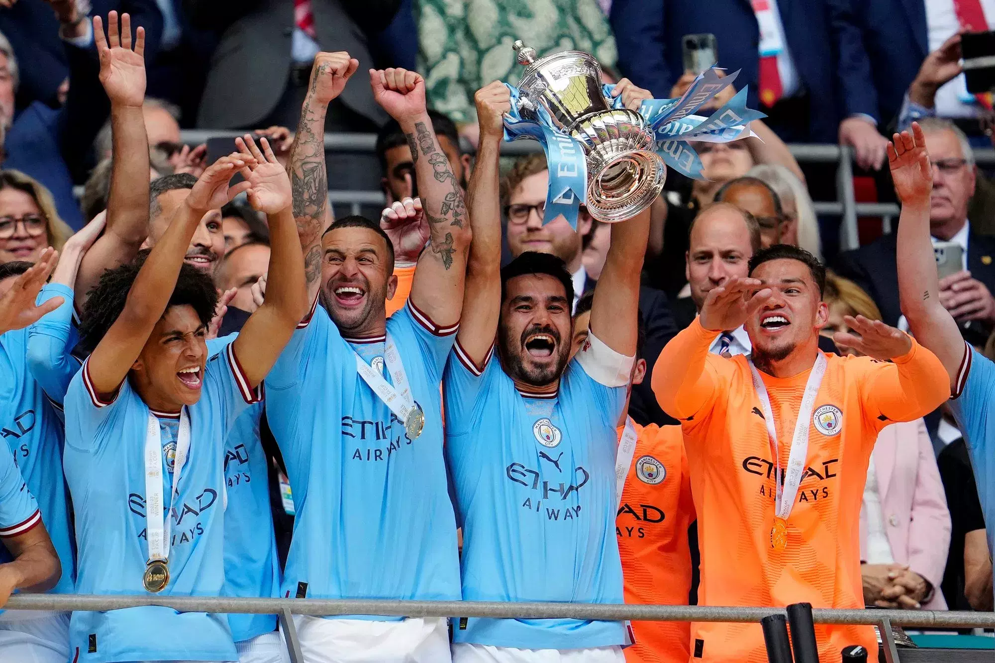 Man City Juara Premier League dan Piala FA, Guardiola Kini Bidik Trofi Liga Champions