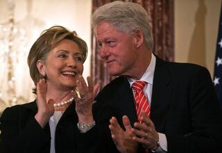 Mantan Presiden AS Clinton Pulang dari RS California