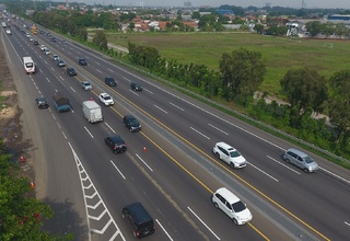 Jalan Tol Jakarta-Cikampek ke Jakarta Terapkan Lawan Arah