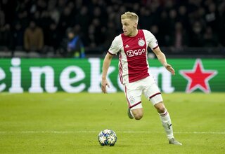 Solskjaer Pertimbangkan MU Gaet Van De Beek dari Ajax