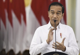 Jadi Inspektur Upacara HUT Ke-77 RI, Jokowi Bingung Tentukan Pakaian Adat
