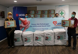 Pandemi Covid-19, UOB Indonesia Donasikan 100.000 APD