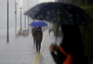 Cuaca Jakarta: Sebagian Wilayah Berpotensi Hujan Disertai Petir Sore hingga Malam