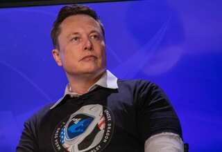 Elon Musk Menangi Kontrak US$ 2,9 Miliar Buat Pesawat ke Bulan