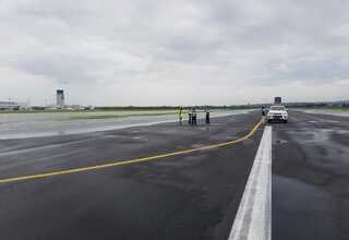 Landas Pacu Tergenang, Bandara Ahmad Yani Ditutup Hingga Minggu