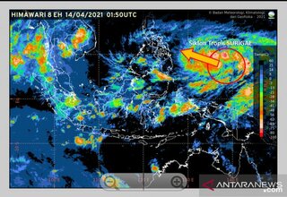BMKG Prediksi Siklon Tropis Surigae Berkembang Jadi Topan pada 16 April