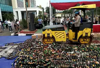 4.000 Botol Miras Dimusnahkan