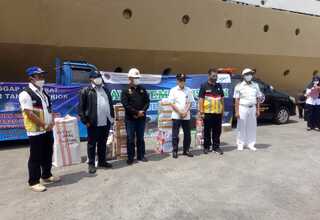 Stakeholder Pelabuhan Tanjung Priok Kirim Bantuan untuk Korban Banjir NTT