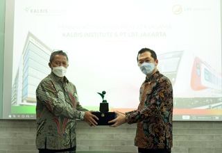 Kalbis Institute dan PT LRT Jakarta Sepakati Kerja Sama Pendidikan