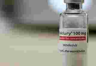 Atasi Kelangkaan, BUMN Farmasi Tingkatkan Produksi Obat Covid-19
