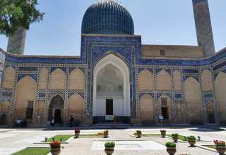 Jika Sudah Divaksin, Turis Asing Bisa ke Uzbekistan Tanpa PCR