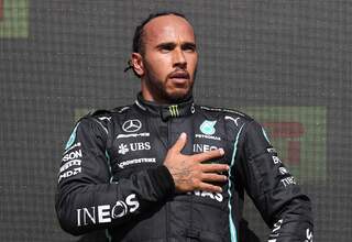 Bos Mercedes Bela Hamilton dalam Tabrakan Kontroversial di GP Inggris