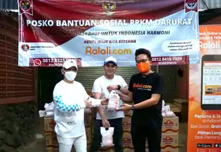 Ralali.com Sumbang Ribuan Makanan Kaleng ke Warga Terdampak PPKM