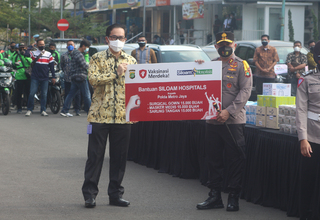 Vaksinasi Merdeka, Siloam Hospitals Bantu 45.000 Perlengkapan Medis kepada Polda Metro Jaya