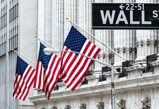Dibayangi Sentimen Suku Bunga, Wall Street Ditutup Menguat