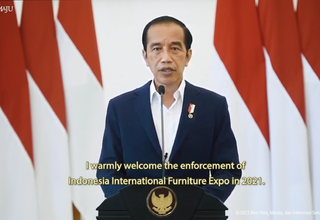 Tinjau Vaksinasi Merdeka, Jokowi Minta Mahasiswa Gerakkan Masyarakat Ikut Vaksinasi