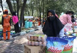 Ikuti Arahan Anies, PT Food Station Distribusi Pangan Murah Bersubsidi di Kepulauan Seribu