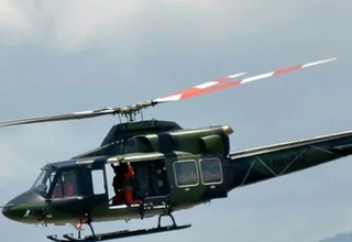 Helikopter Penerbad Evakuasi Jenazah Nakes Gabriela dari Kiwirok