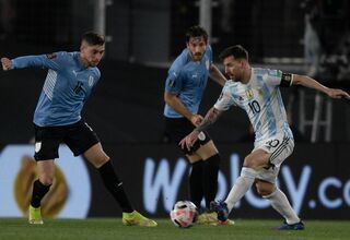 Kualifikasi Piala Dunia: Messi Sumbang Gol, Argentina Taklukkan Uruguay
