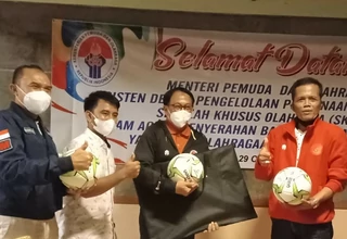 Jelang Porpov Jabar, Kabupaten Garut Terima Bantuan Alat Olahraga