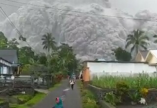 PVMBG: Abu Vulkanik Gunung Semeru Bisa Tersebar Lebih Jauh