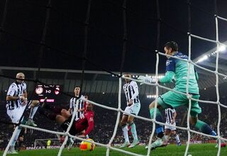 Serie A, Gol Akrobatik Ibrahimovic Selamatkan Milan