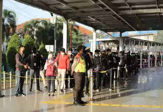 KAI Commuter: Stasiun Bogor Ramai Pengguna KRL