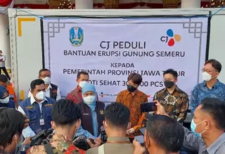 Bantu Korban Erupsi Semeru, CJ Indonesia Donasikan 300.000 Roti