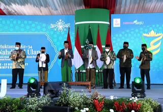 Sanjung Busana Jokowi di Muktamar NU, Said Aqil: Simbol Islam Nusantara