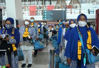 Garuda Indonesia Kembali Buka Penerbangan Umrah dari Surabaya