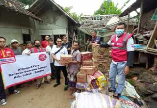 Alfamart Bagikan Bantuan untuk Korban Gempa Banten