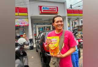 Jual Minyak Goreng Murah, Ritel Alfamart Diserbu Warga Kota Tangerang