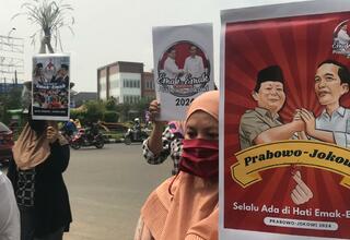 Emak-emak Karawang Dukung Prabowo-Jokowi Maju Pilpres 2024