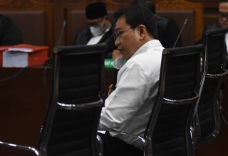 Jika Bebas, Azis Syamsuddin Janji Pensiun dari Dunia Politik