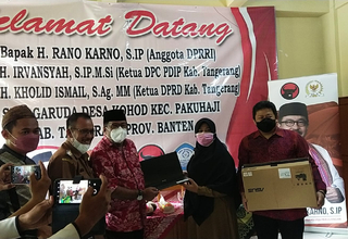 Rano Karno Salurkan Bantuan Pendidikan untuk SMK di Tangerang