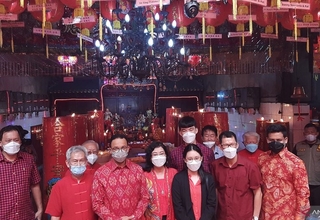 Kunjungi Wihara Bio Hok Teng Jeng Sin, Anies: Selamat Tahun Baru Imlek