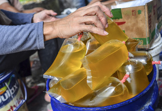 Jelang Ramadan, Pemkot Depok Distribusikan 33.800 Liter Minyak Goreng