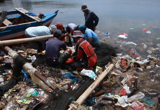Uni Eropa: Aneka Sampah Plastik Mengancam Perairan Laut