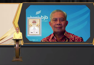 Bank BJB Raih Indonesia Best BUMD Awards 2022